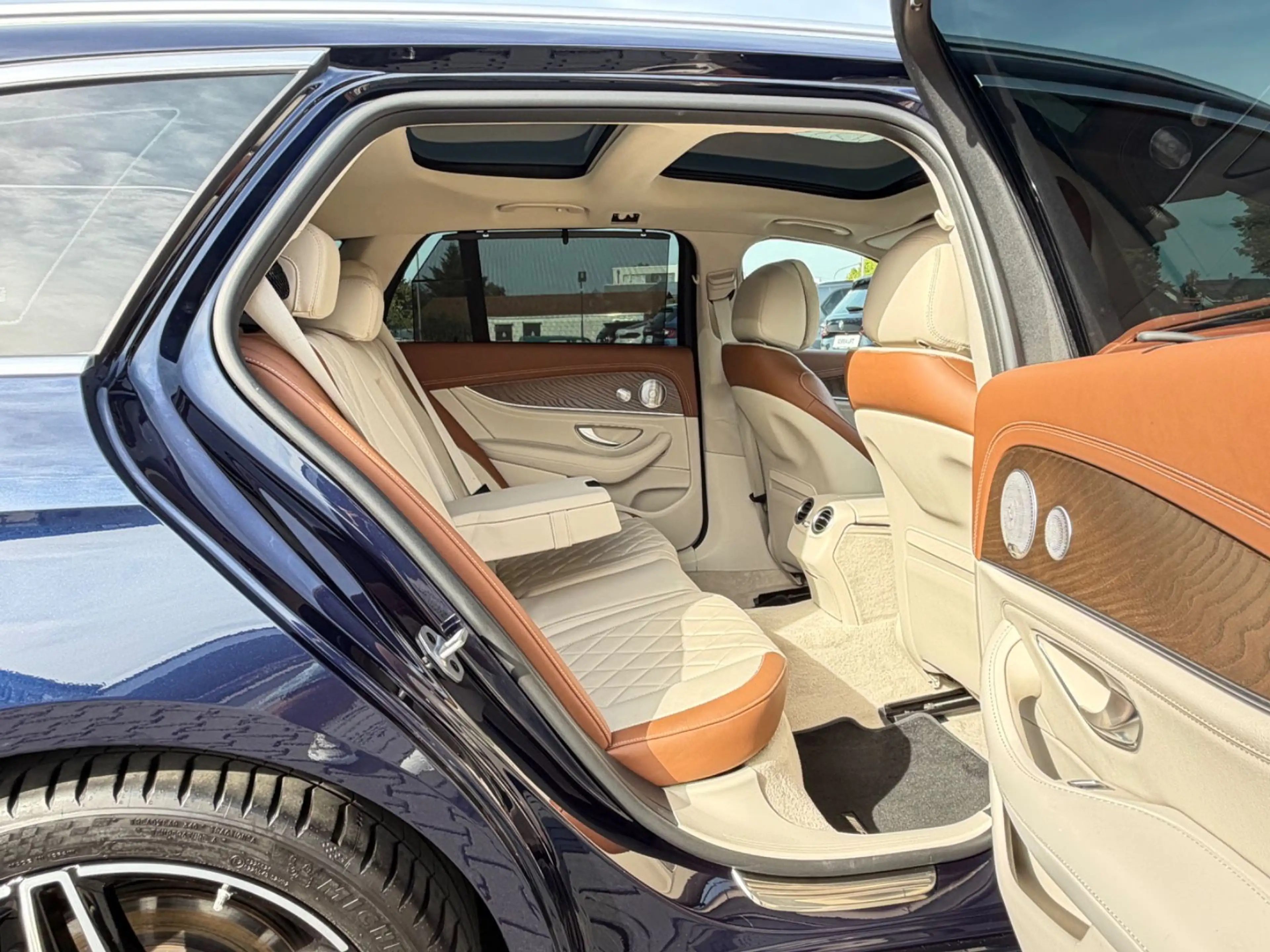 Mercedes-Benz E 400 E400d*4M*DESIGNO-PAKET*HUD*ACC*360*AHK*BURMESTER — photo 14