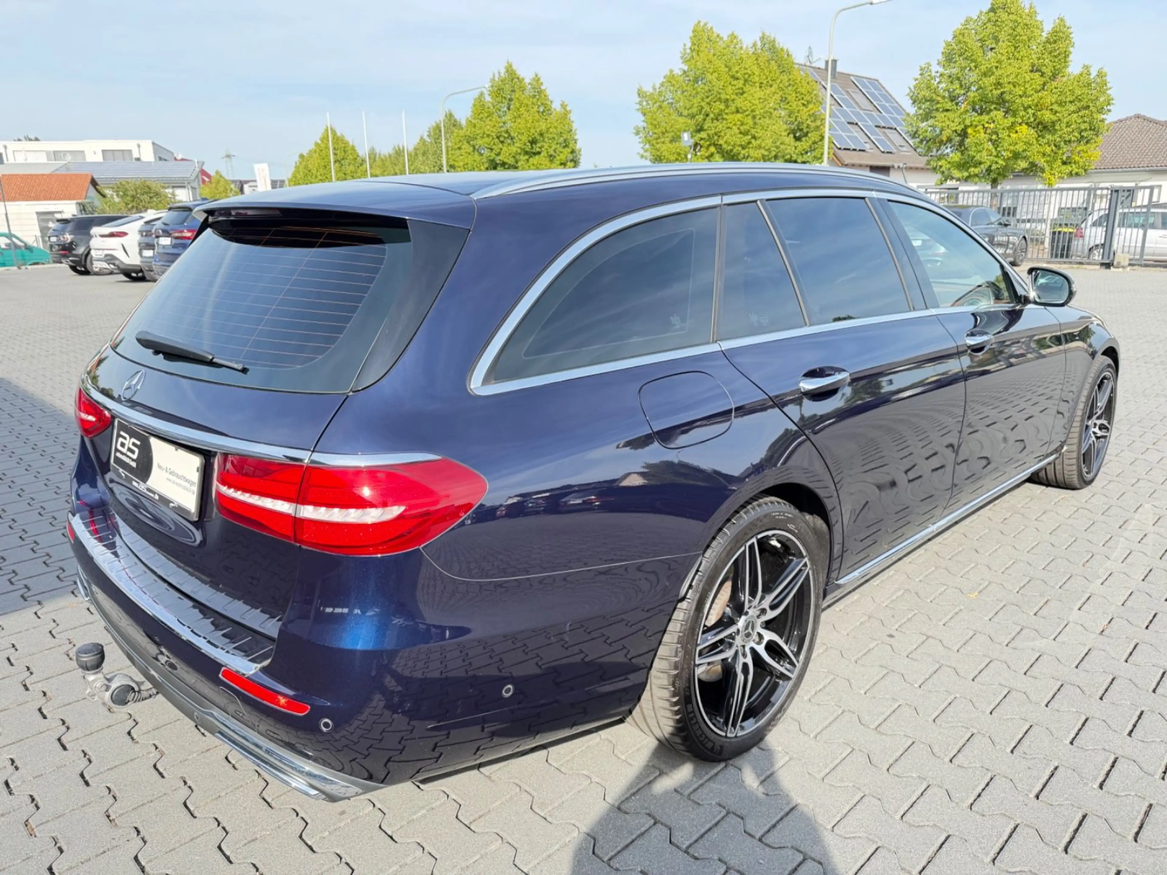 Mercedes-Benz E 400 E400d*4M*DESIGNO-PAKET*HUD*ACC*360*AHK*BURMESTER — photo 4