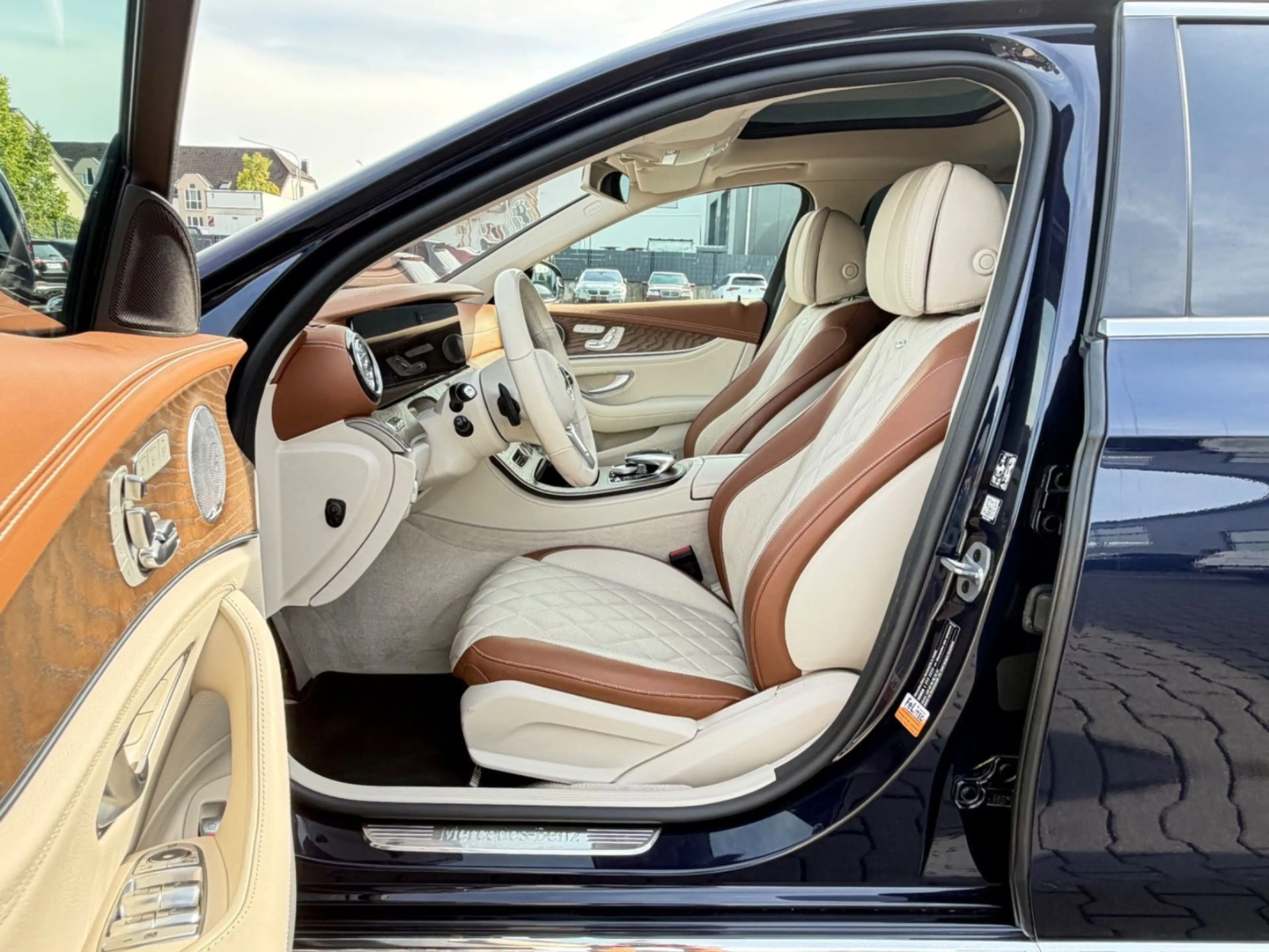 Mercedes-Benz E 400 E400d*4M*DESIGNO-PAKET*HUD*ACC*360*AHK*BURMESTER — photo 9