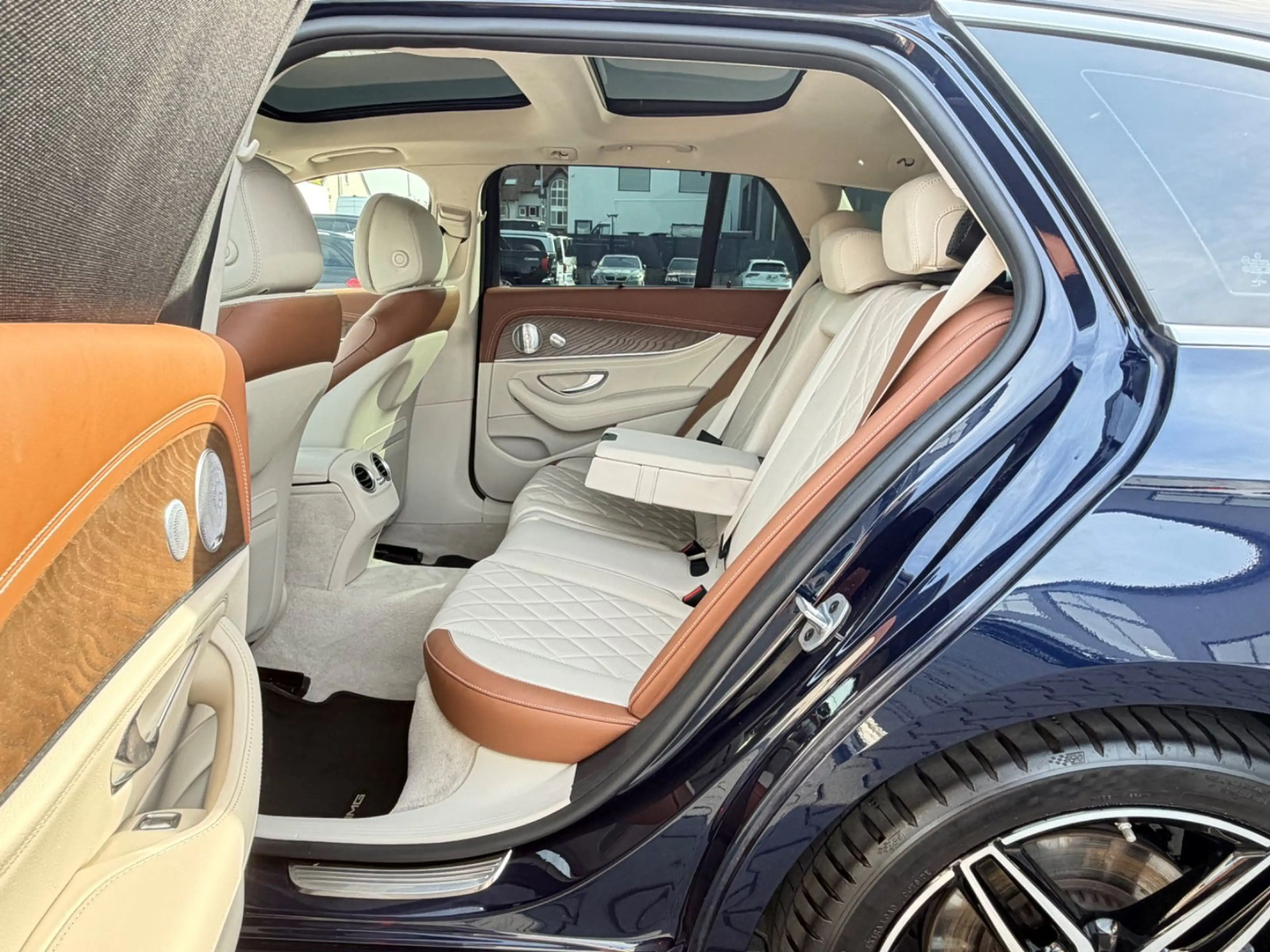 Mercedes-Benz E 400 E400d*4M*DESIGNO-PAKET*HUD*ACC*360*AHK*BURMESTER — photo 10