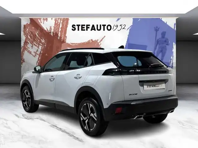 Peugeot 2008 view 5