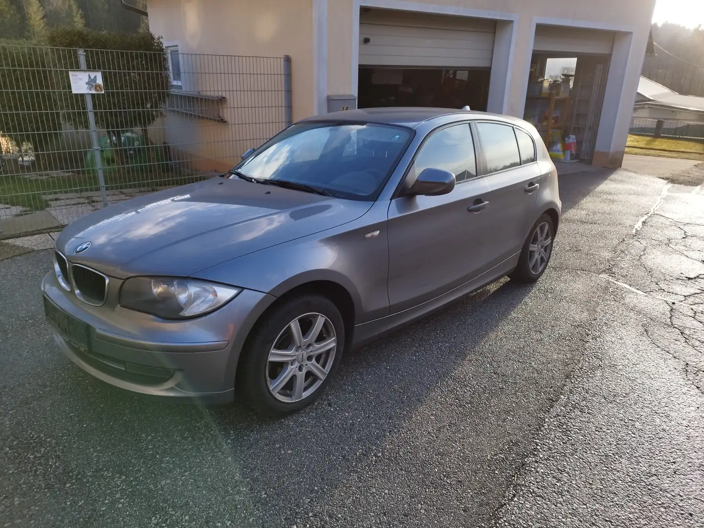 BMW 116 116d Österreich-Paket Grau - 2