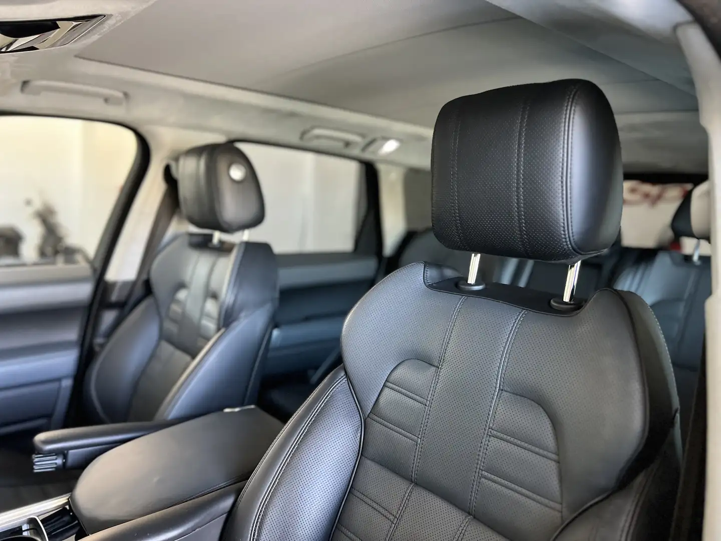 Land Rover Range Rover Sport 4.4 sdV8 Autobiography - 2