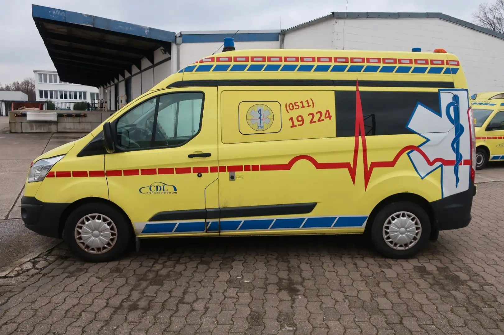 Ford Transit Custom /330 L2/RTW/KTW/Klima/1Hand Giallo - 2