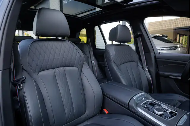 BMW X5 view 4
