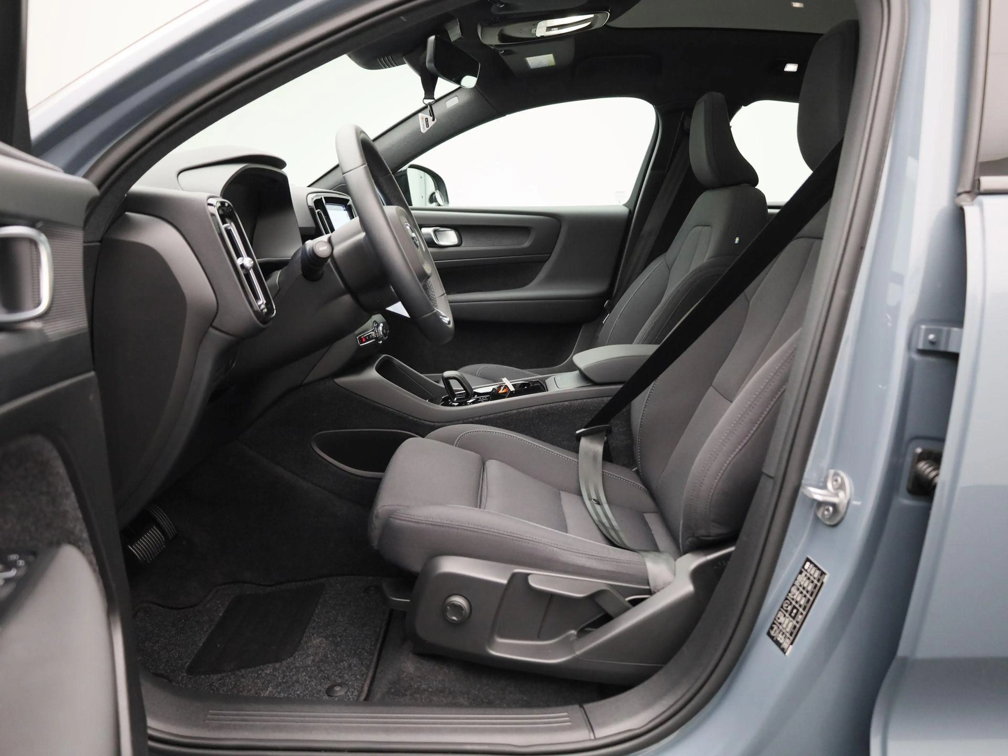 Volvo C40 Recharge Core | 69kWh | Apple Carplay / Android Au — photo 11