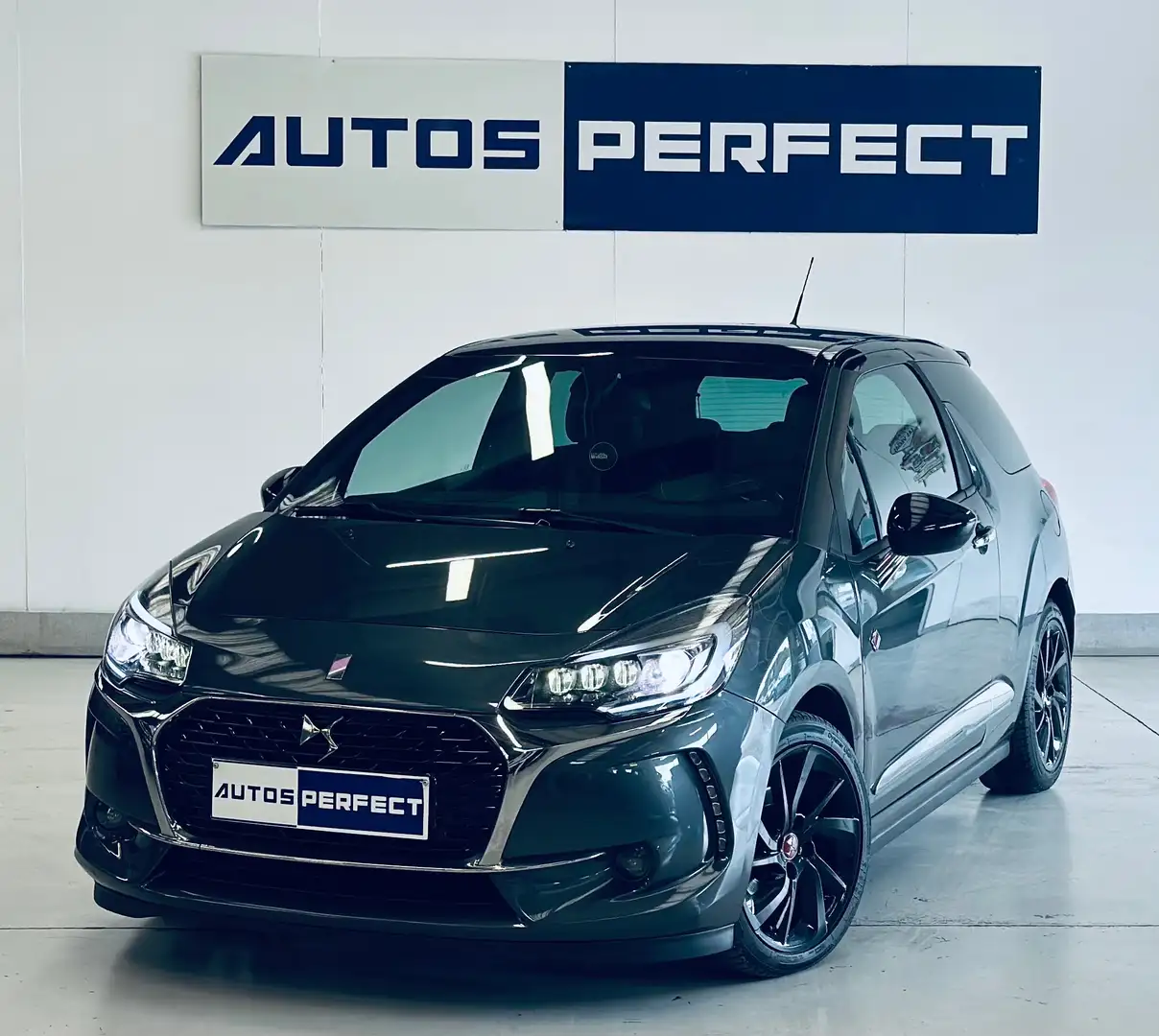 DS Automobiles DS 3 1.2 Performance line S BOITE AUTO BLUETOOTH CLIM Gris - 1