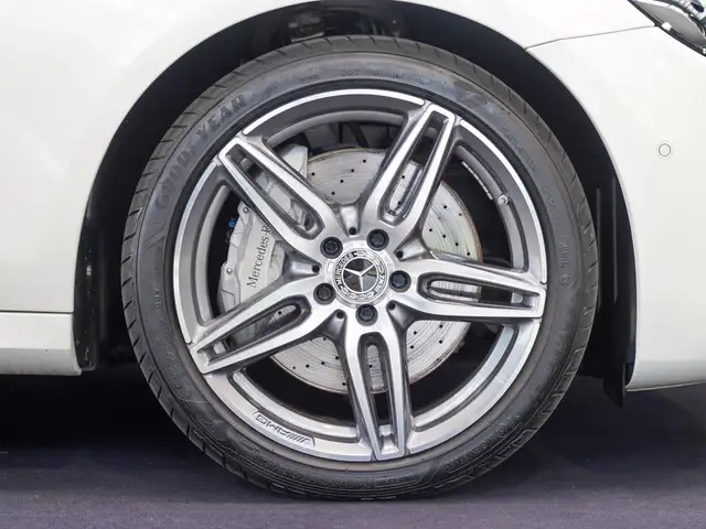 Mercedes-Benz E-Class view 2