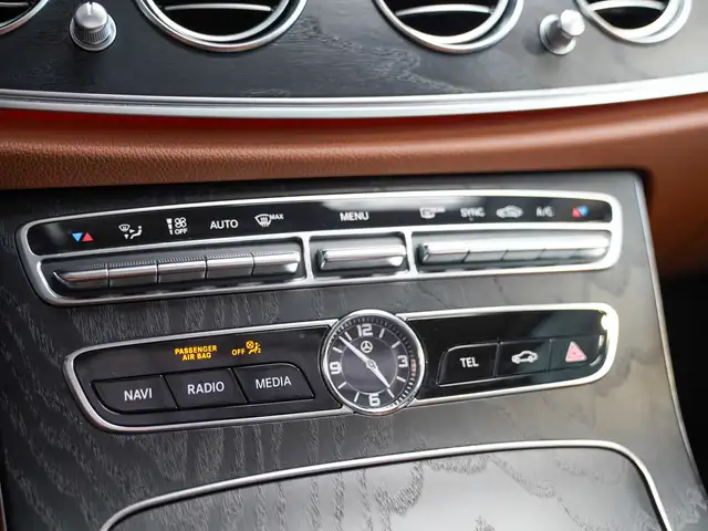 Mercedes-Benz E-Class view 23