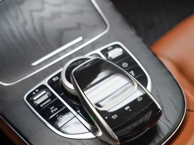 Mercedes-Benz E-Class view 24