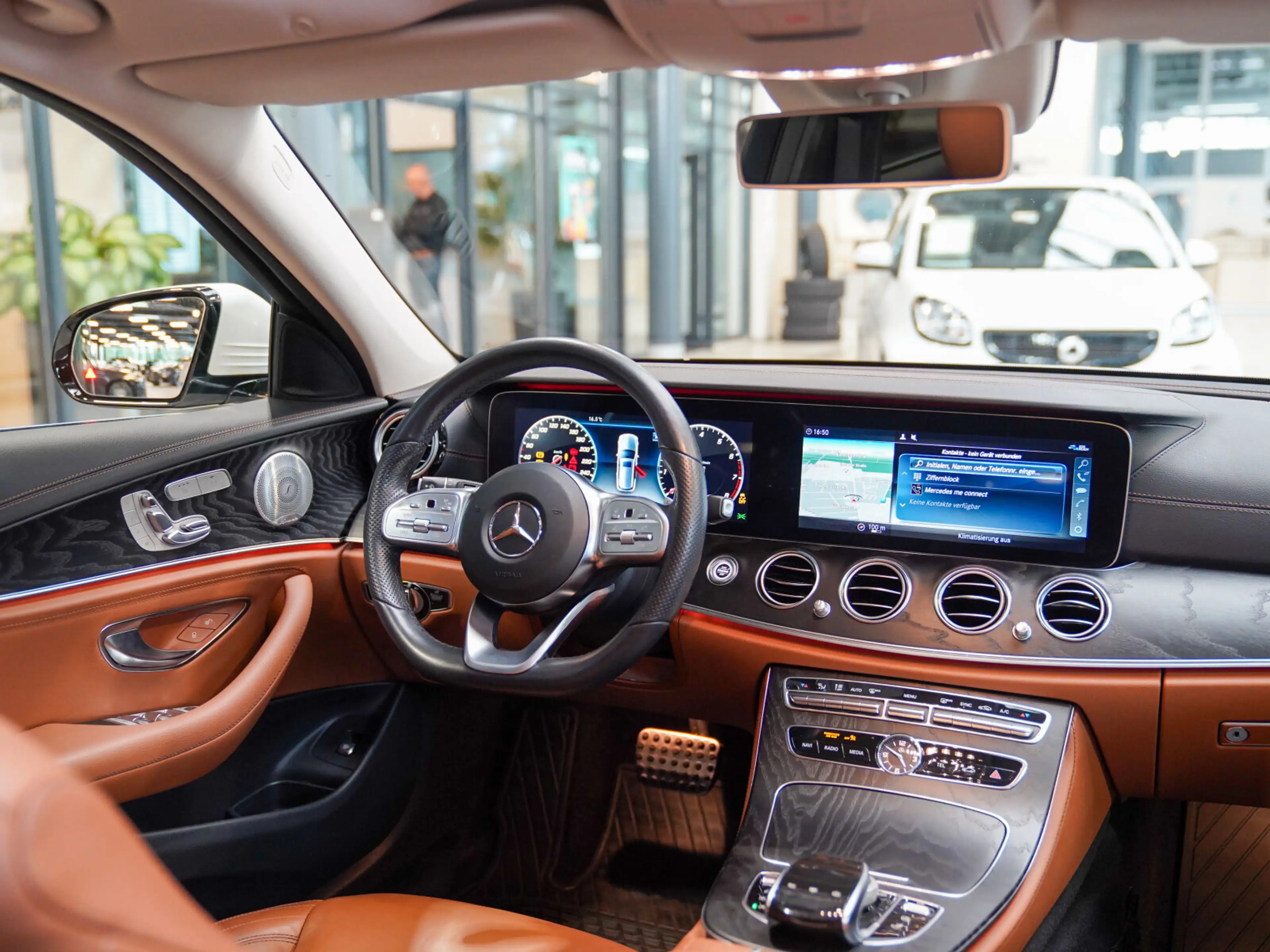 Mercedes-Benz E 450 E 450 T 4M AMG Line sattelbraun Pano Burmester — photo 11
