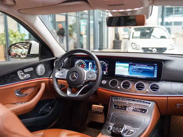 Mercedes-Benz E-Class view 11