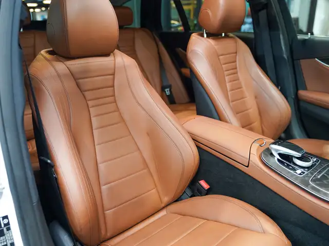 Mercedes-Benz E-Class view 8