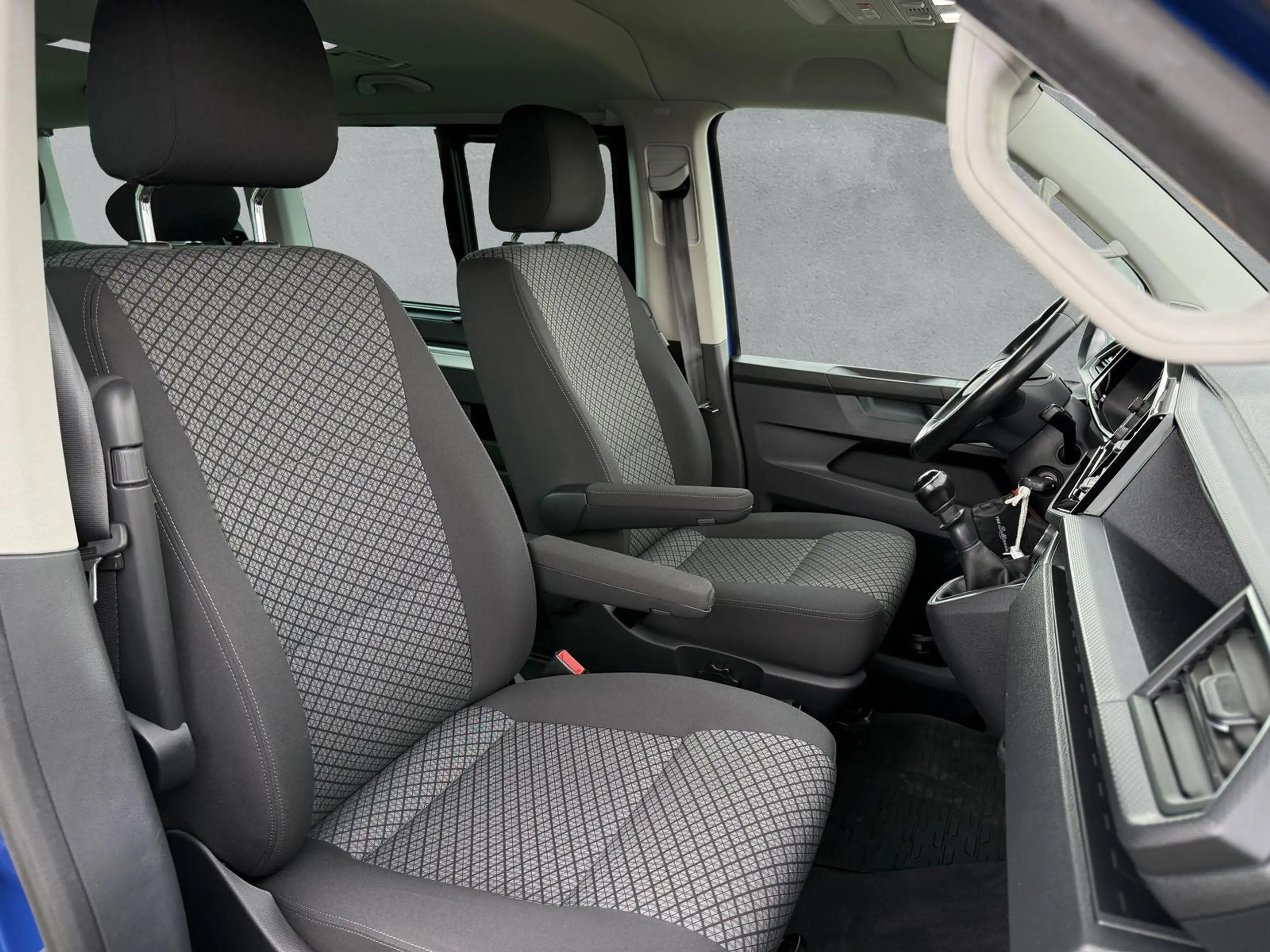 Volkswagen T6.1 Multivan Star Edition+ STANDHZG*1.HAND*BETT — photo 14