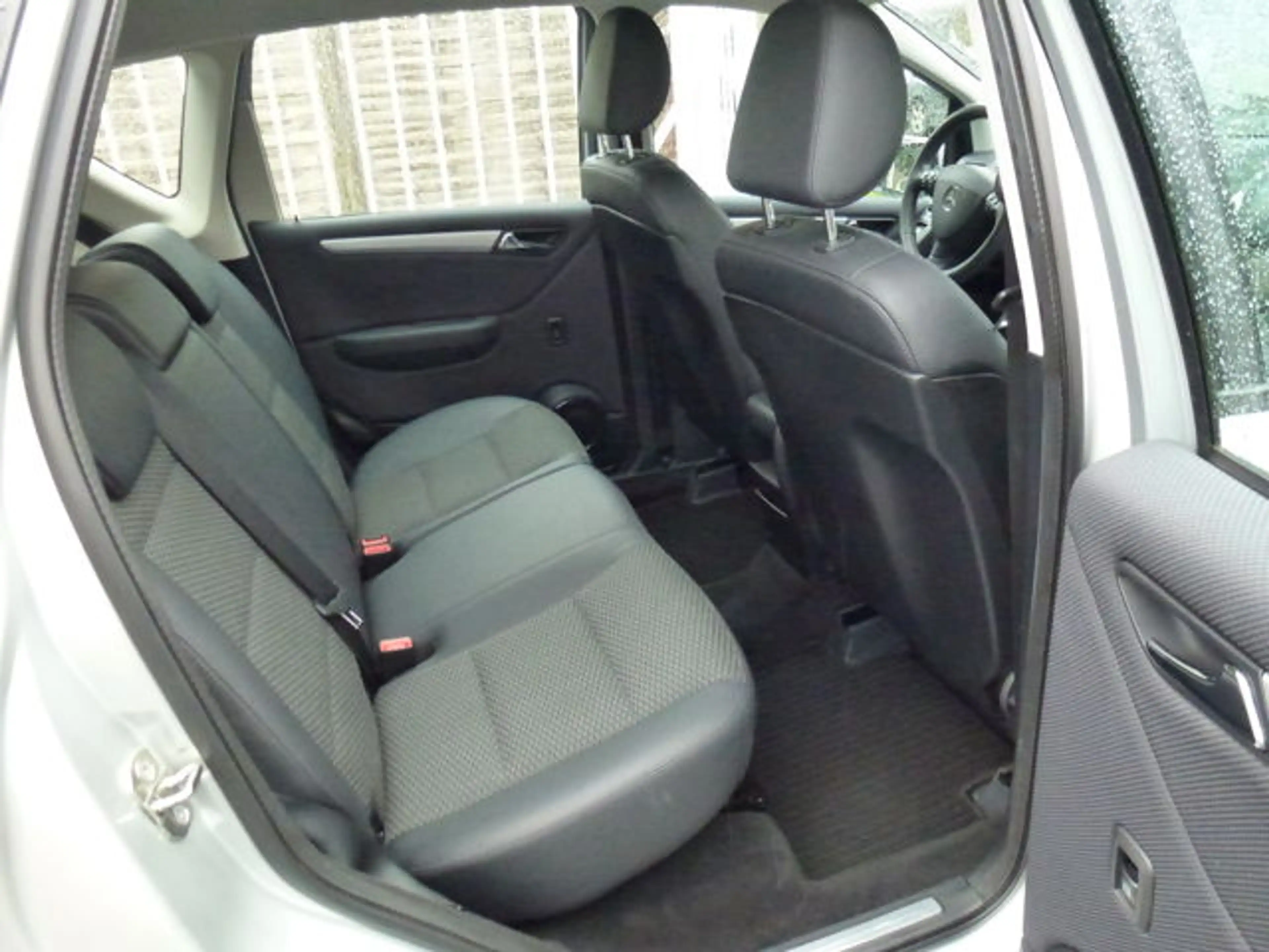 Mercedes-Benz A 180 AVANTGARDE Autom-Klima-78TKM-Sitzheizung — photo 9