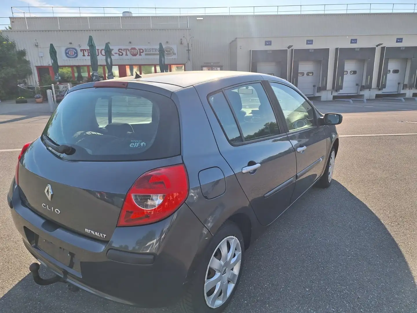 Renault Clio 1.2 16V Grandtour Dynamique - 1