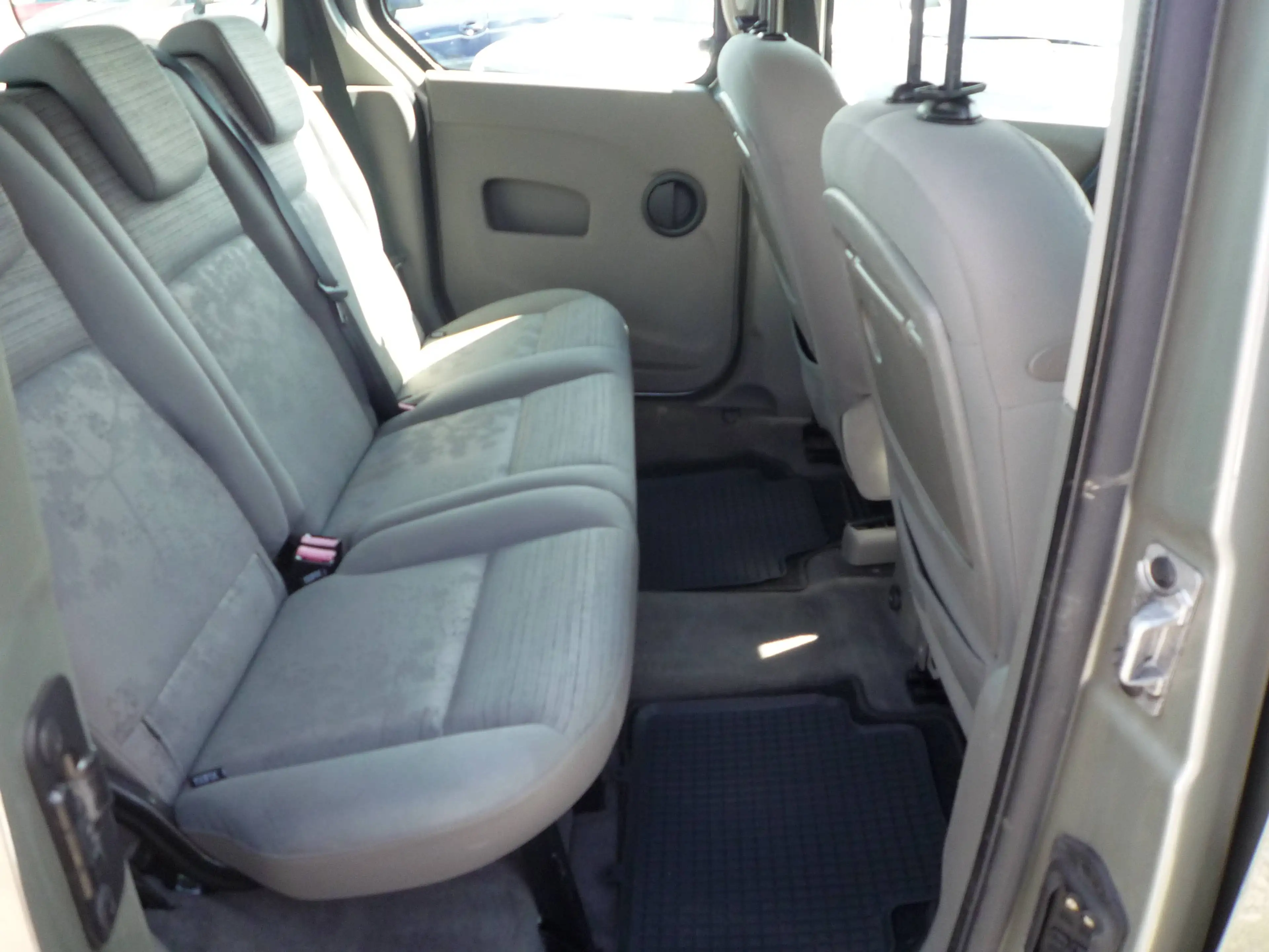 Renault Kangoo Privilege*Tüv  NEU*Scheibetür rechts+links* — photo 6
