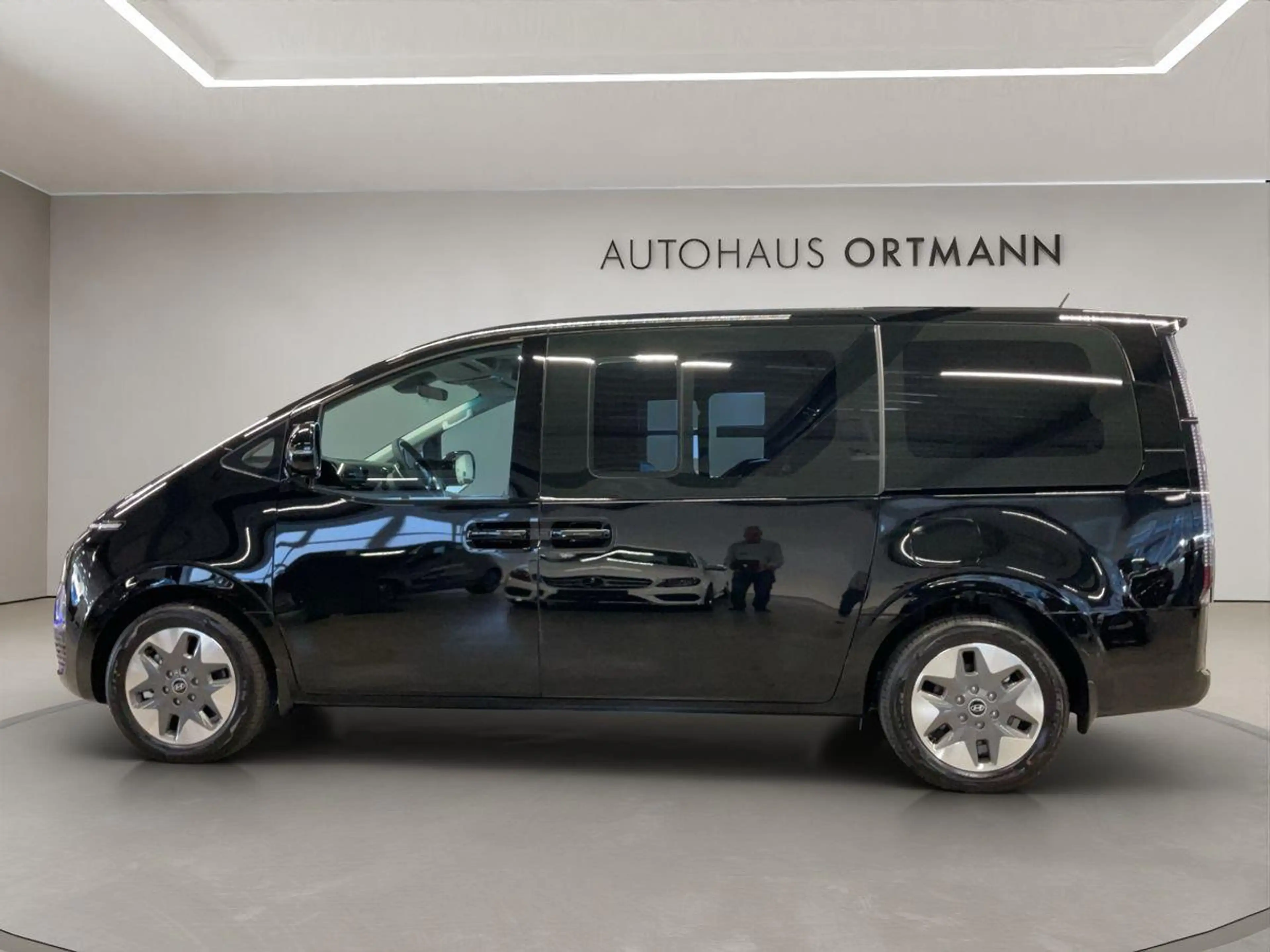Hyundai STARIA 9-Sitzer 1.6 Hybrid 'Prime' 2WD Automatik — photo 4