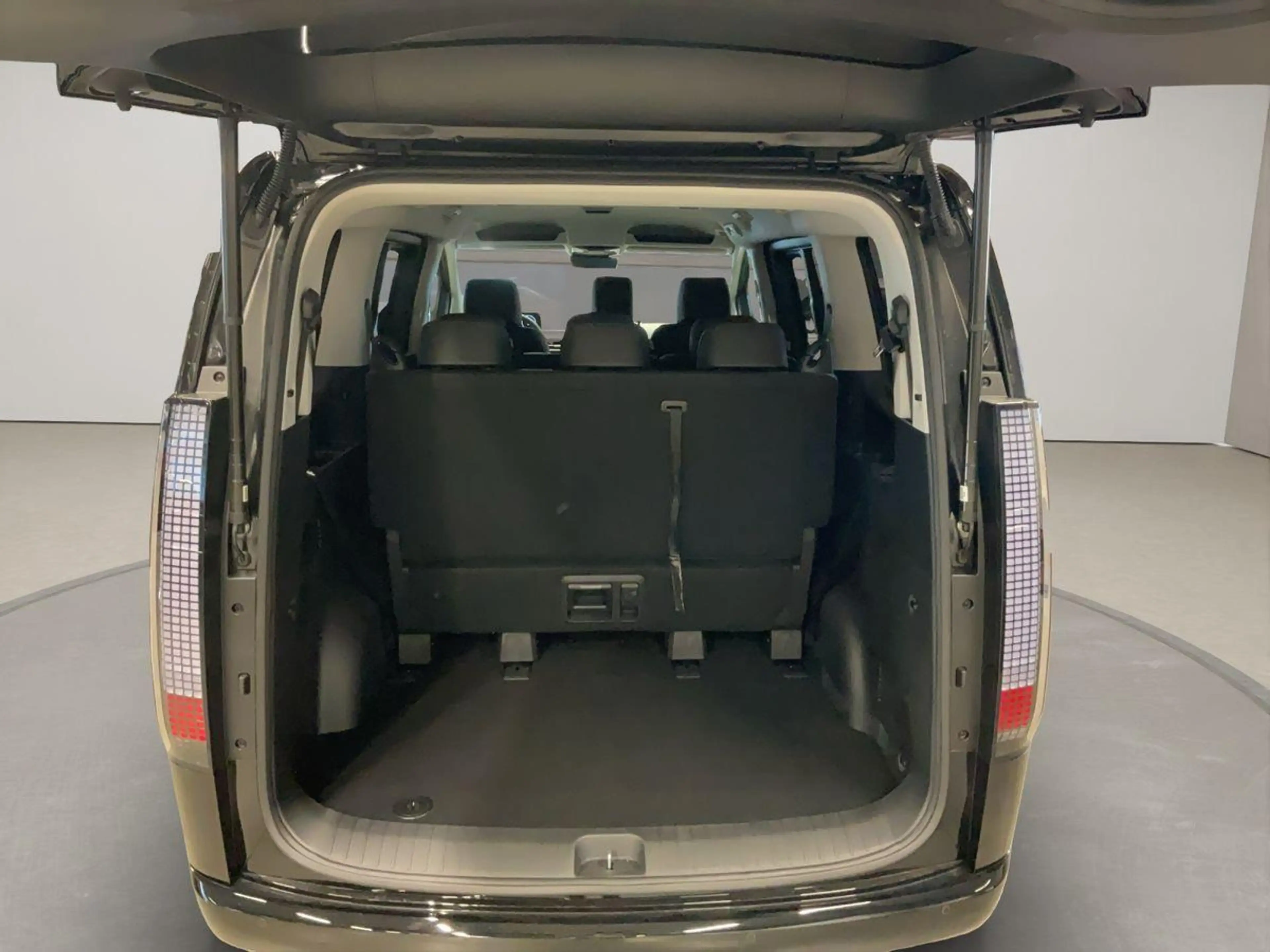 Hyundai STARIA 9-Sitzer 1.6 Hybrid 'Prime' 2WD Automatik — photo 12