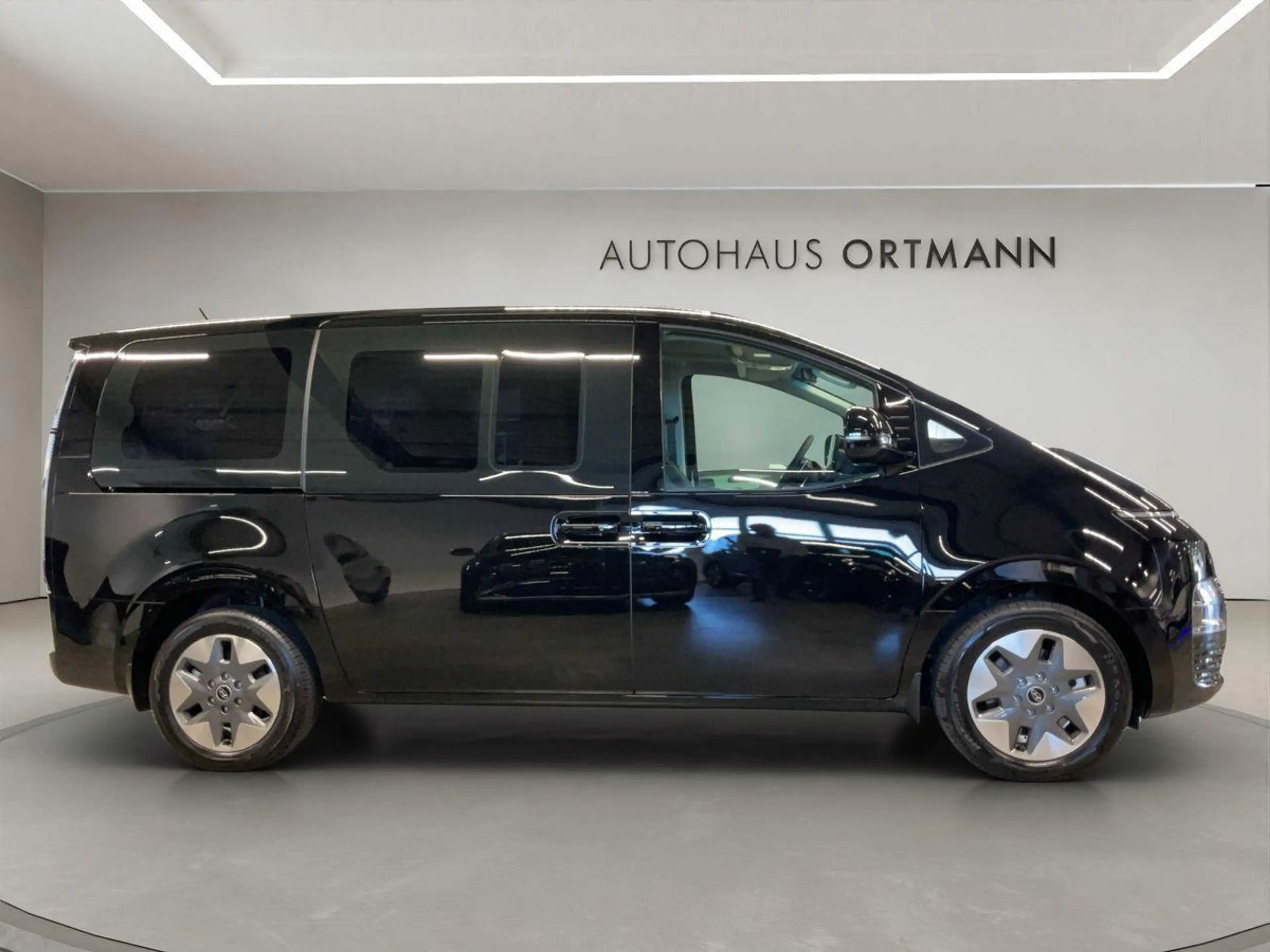 Hyundai STARIA 9-Sitzer 1.6 Hybrid 'Prime' 2WD Automatik — photo 8