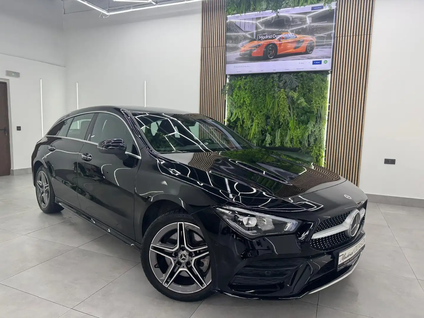 Mercedes-Benz CLA 250 Shooting Brake 250e 8G-DCT Noir - 1
