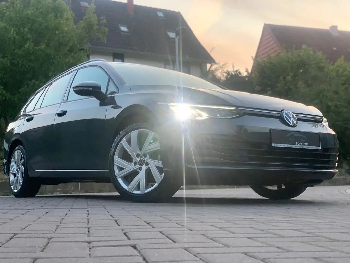 Volkswagen Golf VIII Variant Life NAVI SHZ LED PDC ACC 18" Gris - 1
