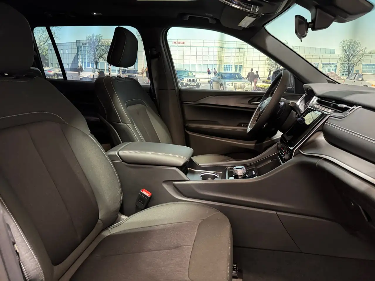 Jeep Grand Cherokee снимка Jeep Grand Cherokee