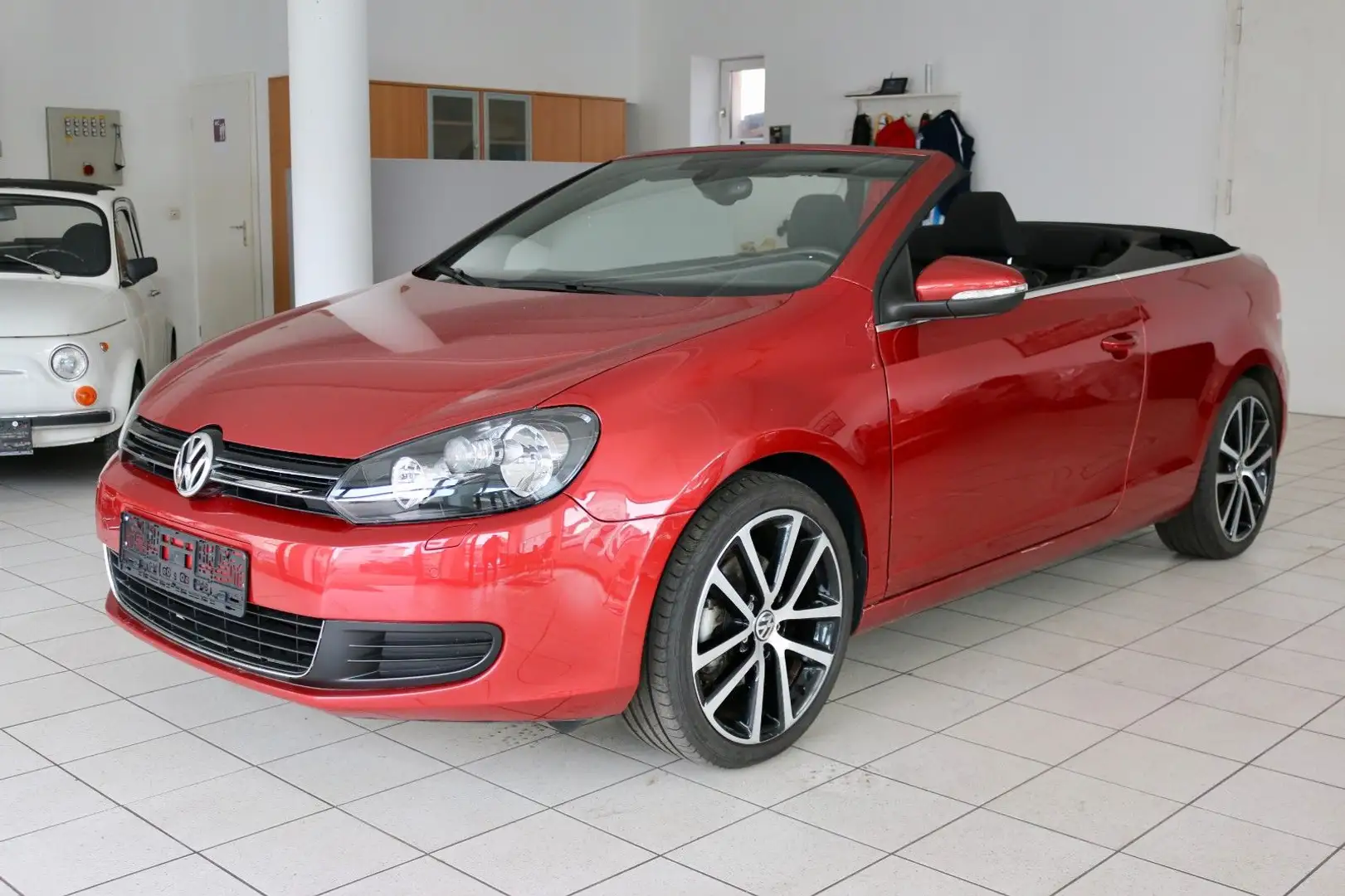 Volkswagen Golf VI Cabriolet Basis Rouge - 1