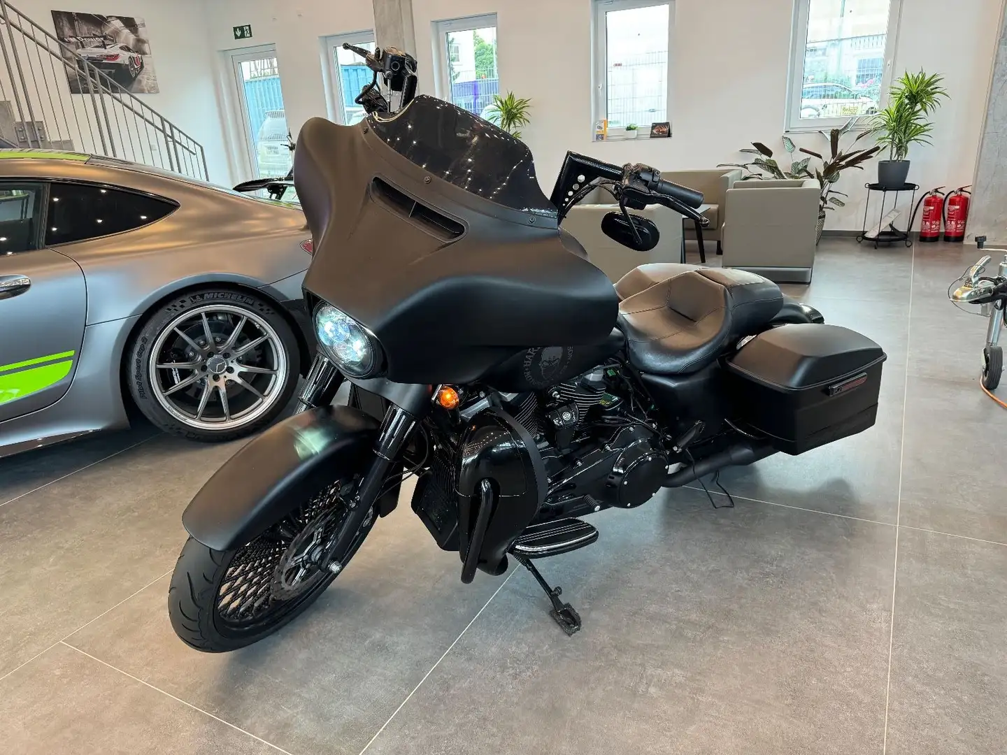 Harley-Davidson Street Glide 107*Jekil Sportauspuff*Navi*LED*21" Černá - 1