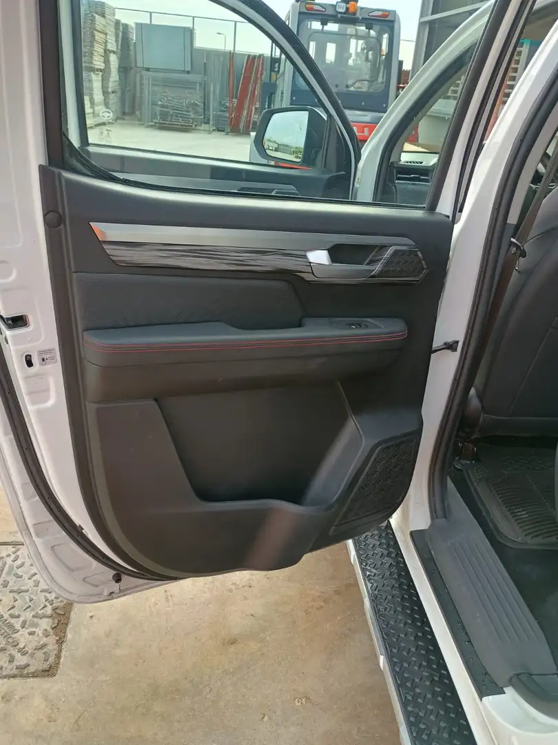 DR Automobiles PK8 PK8 2.0 turbo diesel 4x4 136cv Weiß - 2