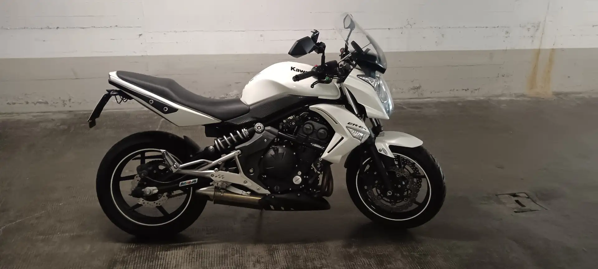 Kawasaki ER - 6 N Alb - 1
