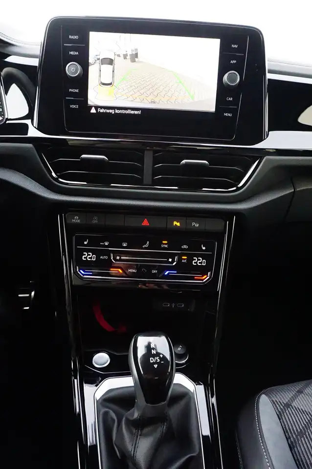 Volkswagen T-Roc R-Line"Black Style"1.5 l TSI 7-Gang-DSG Navi,AHK 20