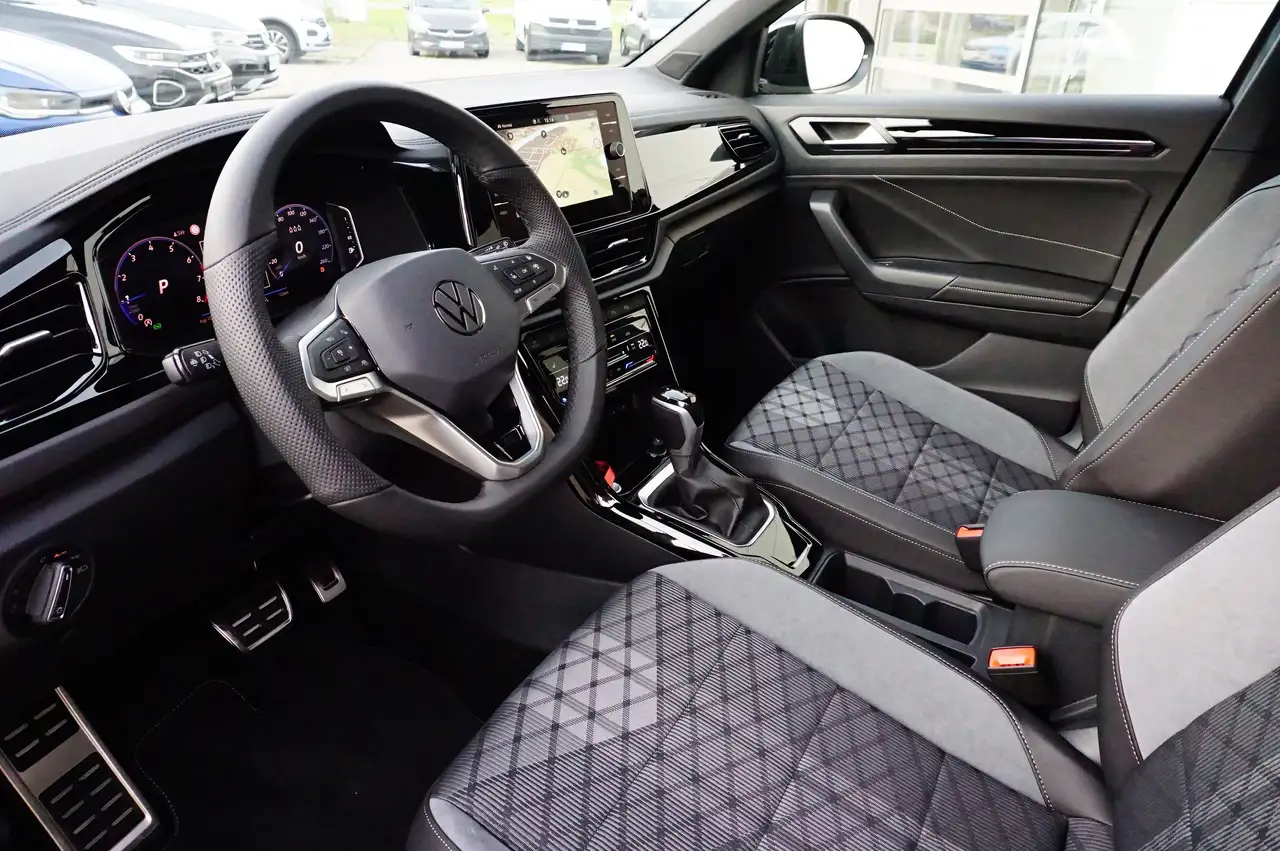 Volkswagen T-Roc R-Line"Black Style"1.5 l TSI 7-Gang-DSG Navi,AHK 17