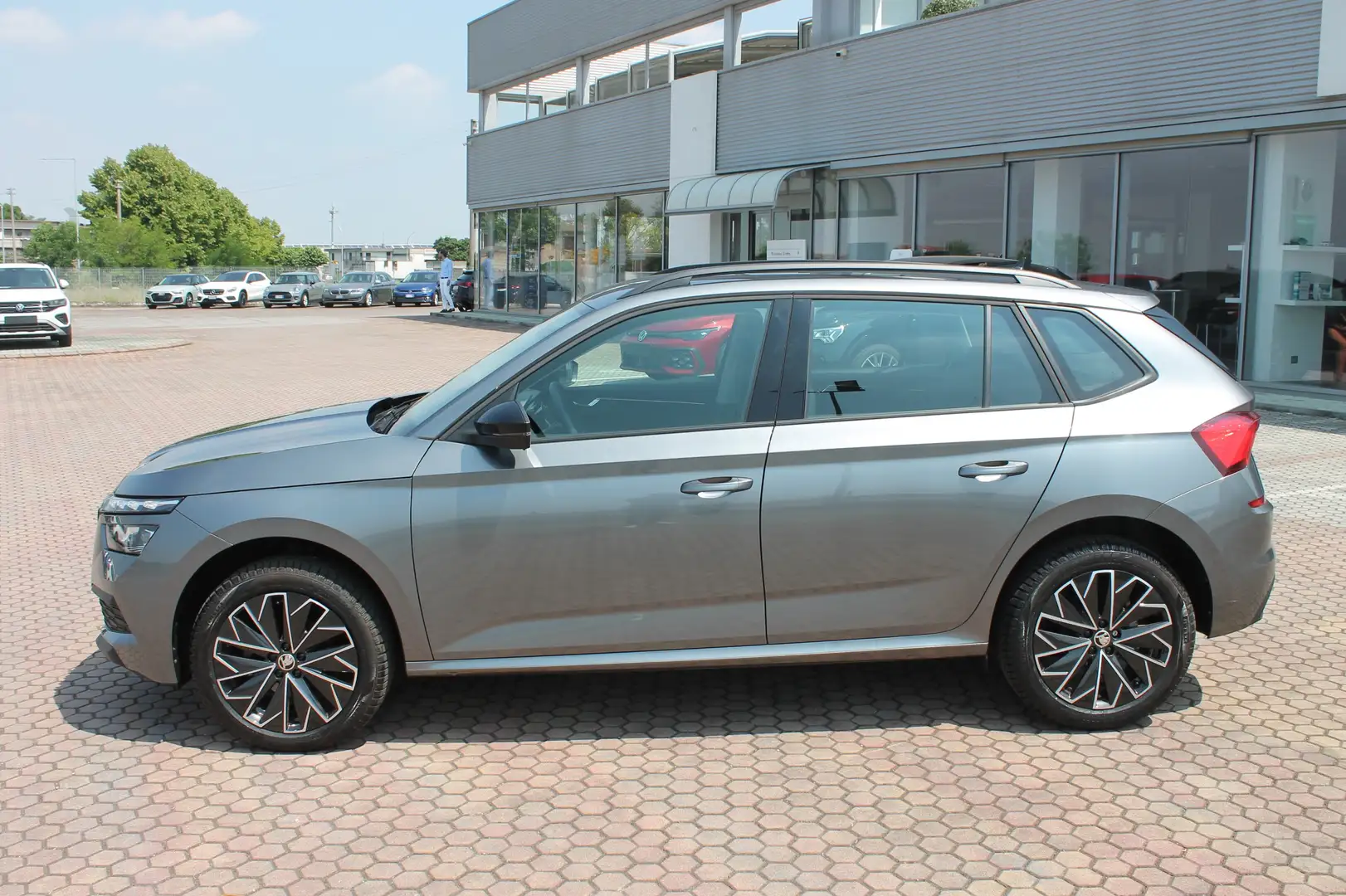 Skoda Kamiq Kamiq 2019 1.0 tsi Style 110cv dsg Grigio - 2
