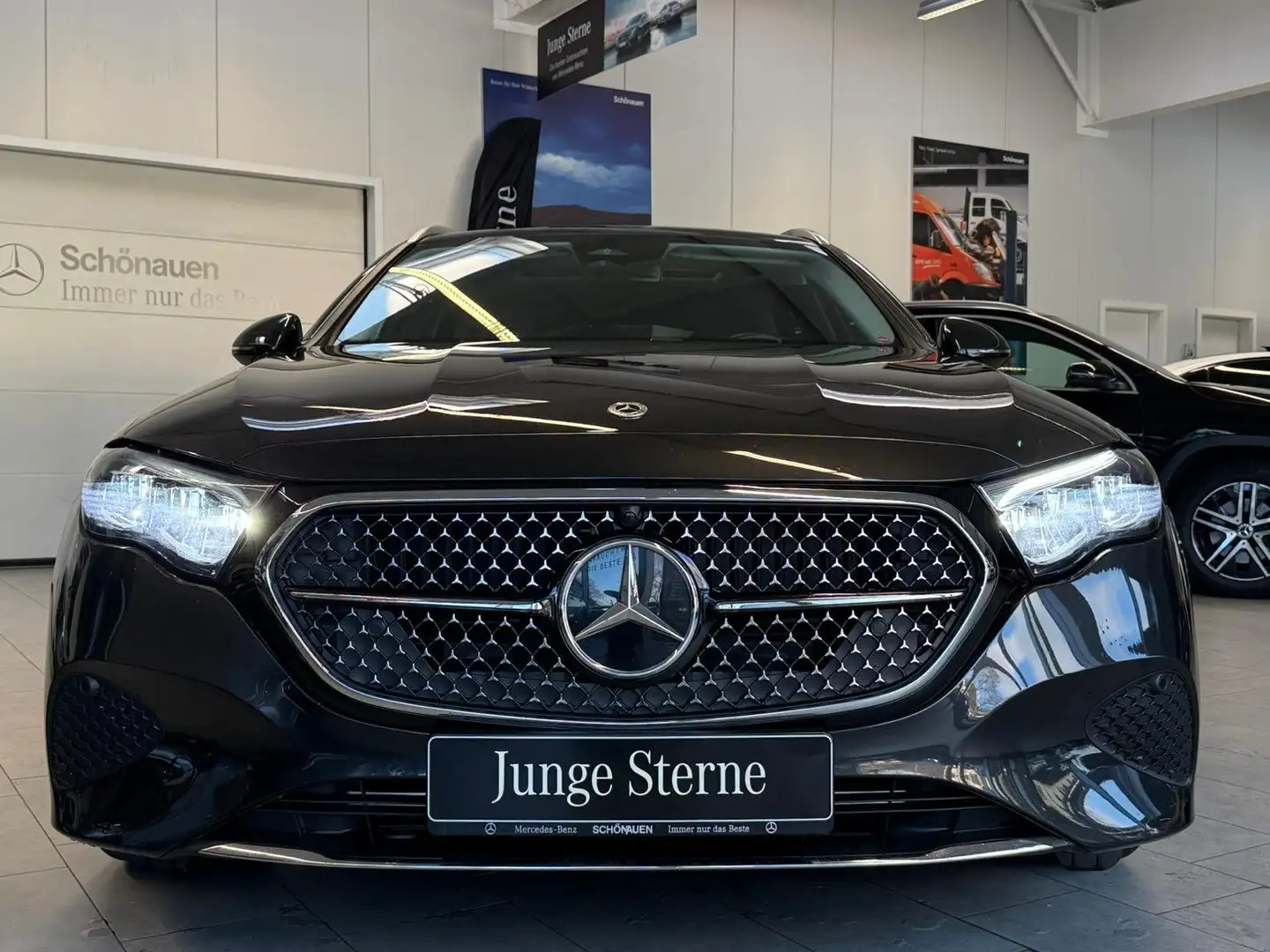 Mercedes-Benz E 220 d T Avantgarde DISTR+PANO+STDHZ+AHK+KAMERA Grau - 2