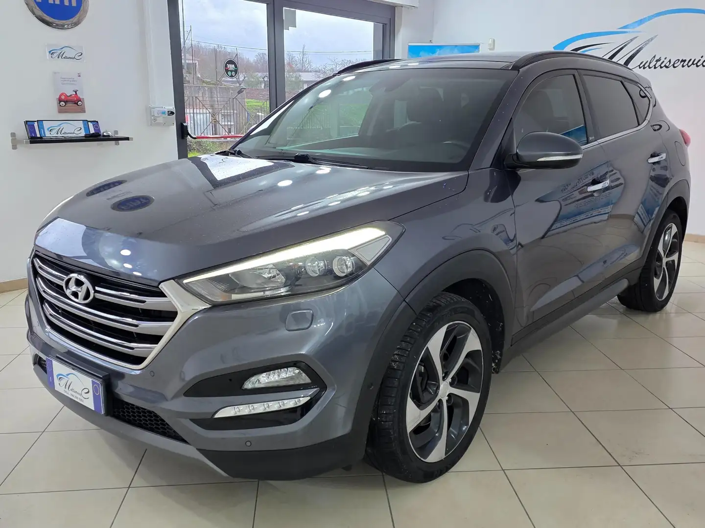 Hyundai TUCSON Tucson 2.0 crdi Xpossible 4wd 136cv auto Grigio - 1