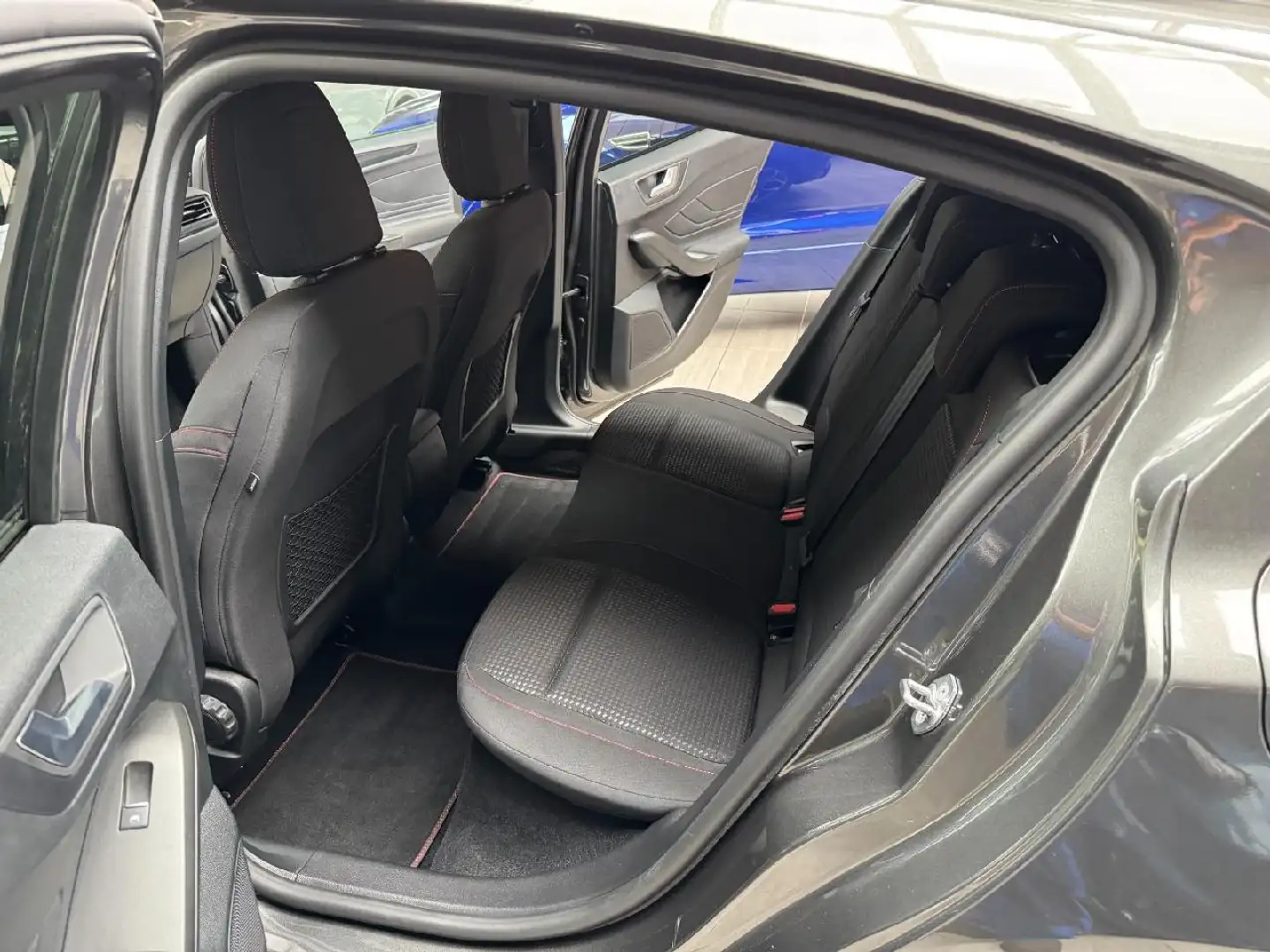 Ford Focus Focus 1.0 EcoBoost Hybrid ST-Line X S/S (EURO 6d) Grün - 2