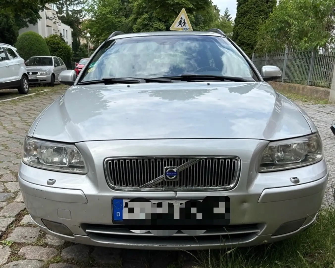 Volvo V70 V70 Diesel 2.4 D DPF Momentum Argent - 1
