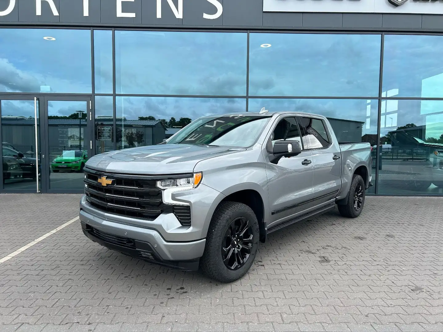 Chevrolet Silverado High Country Z71 6.2 V8 Black LED ACC 360° Leder Grijs - 1