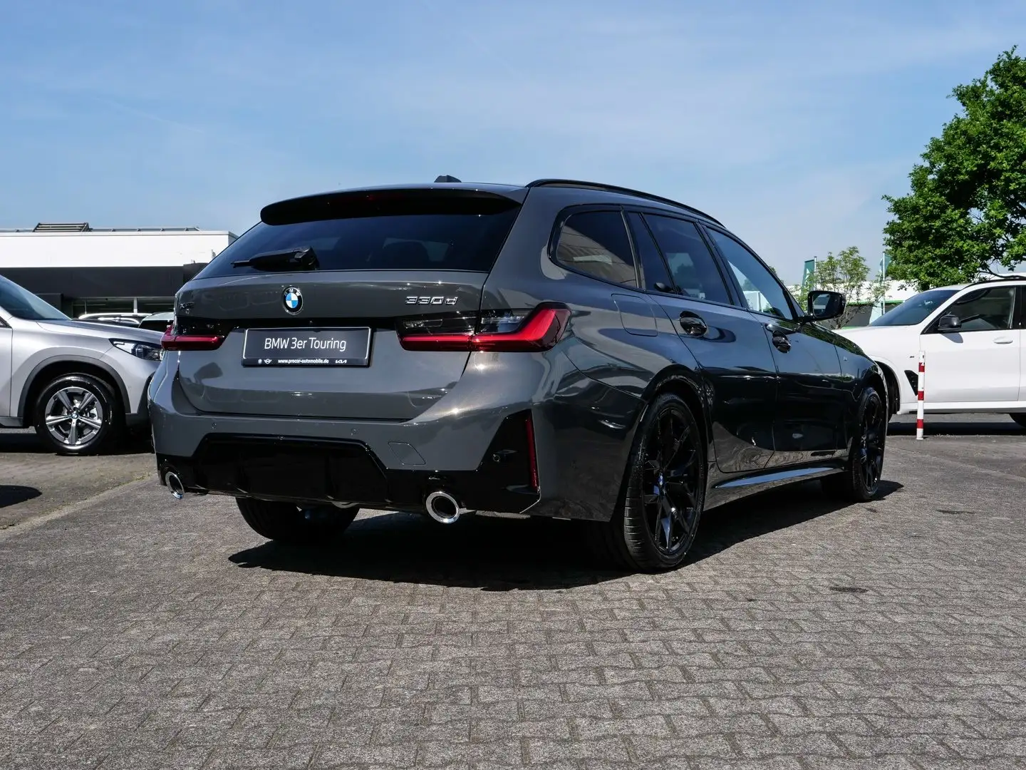 BMW 330 d xDrive M Sport AHK RFK HK Lenkradhzg. Grau - 2