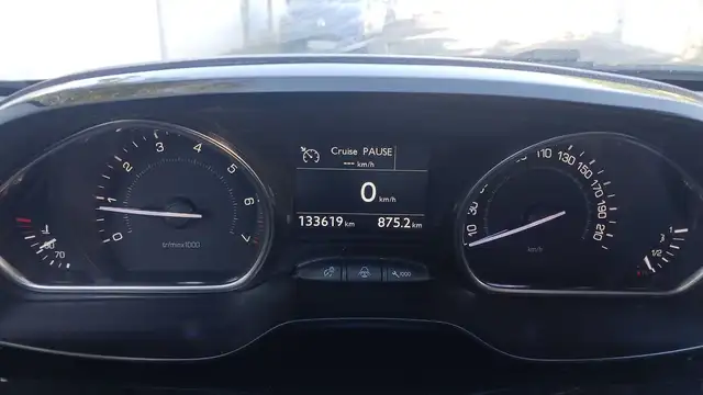 Peugeot 2008 view 12