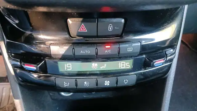 Peugeot 2008 view 26