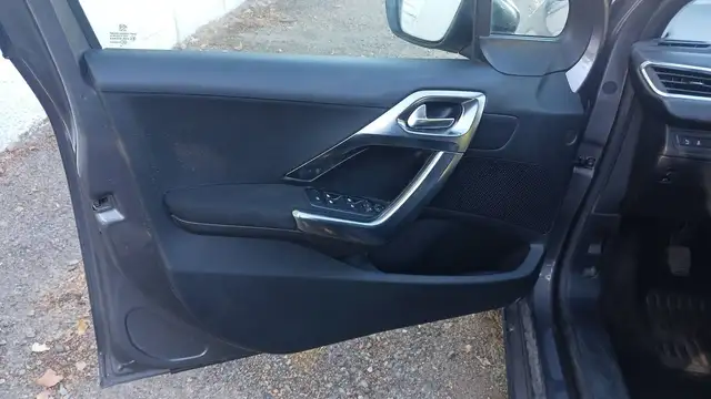 Peugeot 2008 view 7
