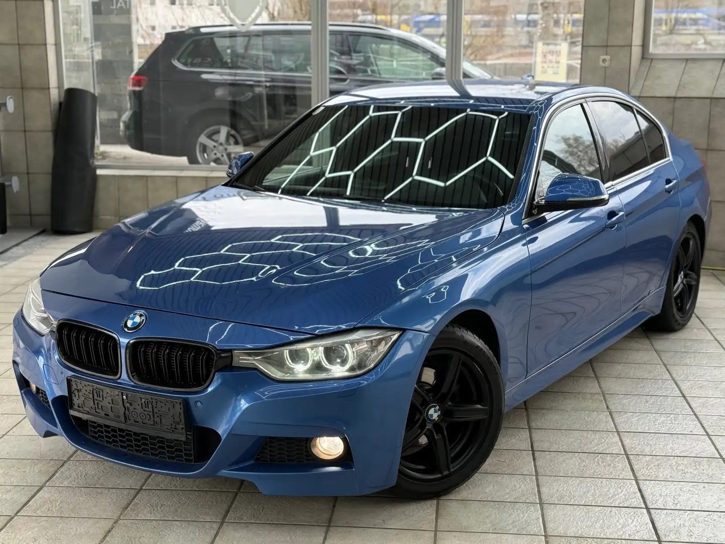 BMW 318 318d / M-Paket / Head-Up / R-Kamera Blau - 1