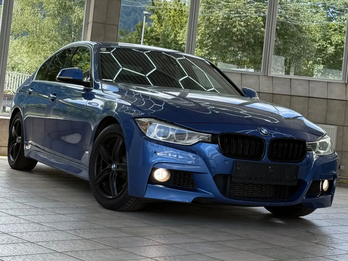 BMW 318 318d *Head-Up*R-Kamera*M-Paket*BESTPREIS Blau - 1