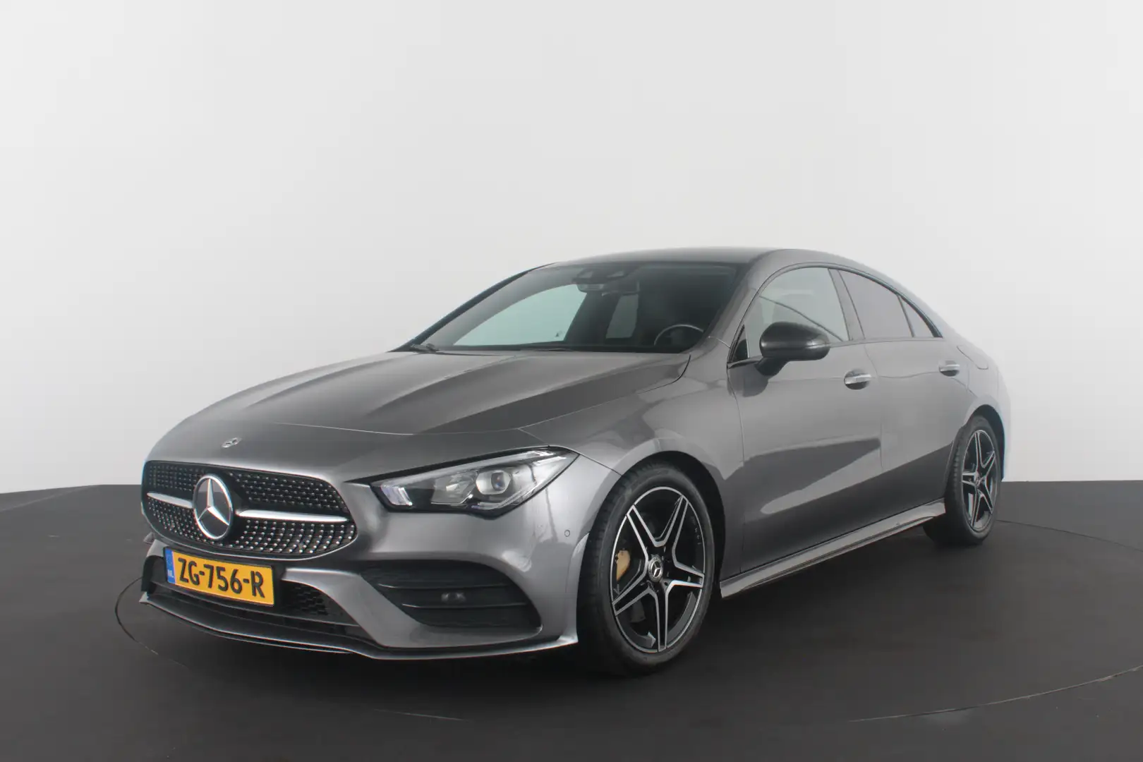 Mercedes-Benz CLA 200 AMG Line Night-pakket/Sfeer/Camera/Midline Audio Gris - 1