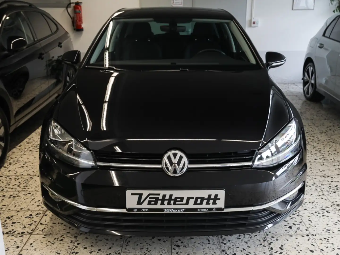 Volkswagen Golf VII 1.0 TSI Join NAVI PDC SHZ Schwarz - 2