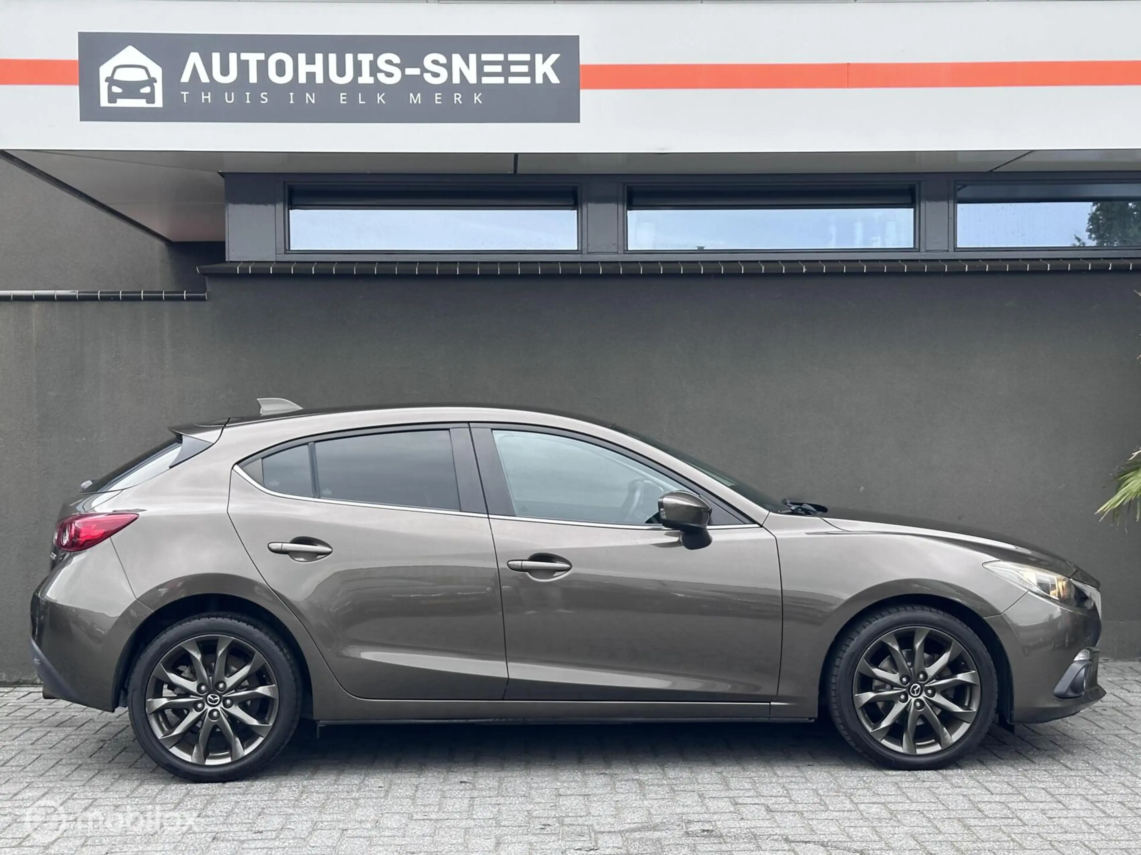 Mazda 3 2.0 SkyLease | CarPlay | Camera | Navi | Cruise | — photo 5