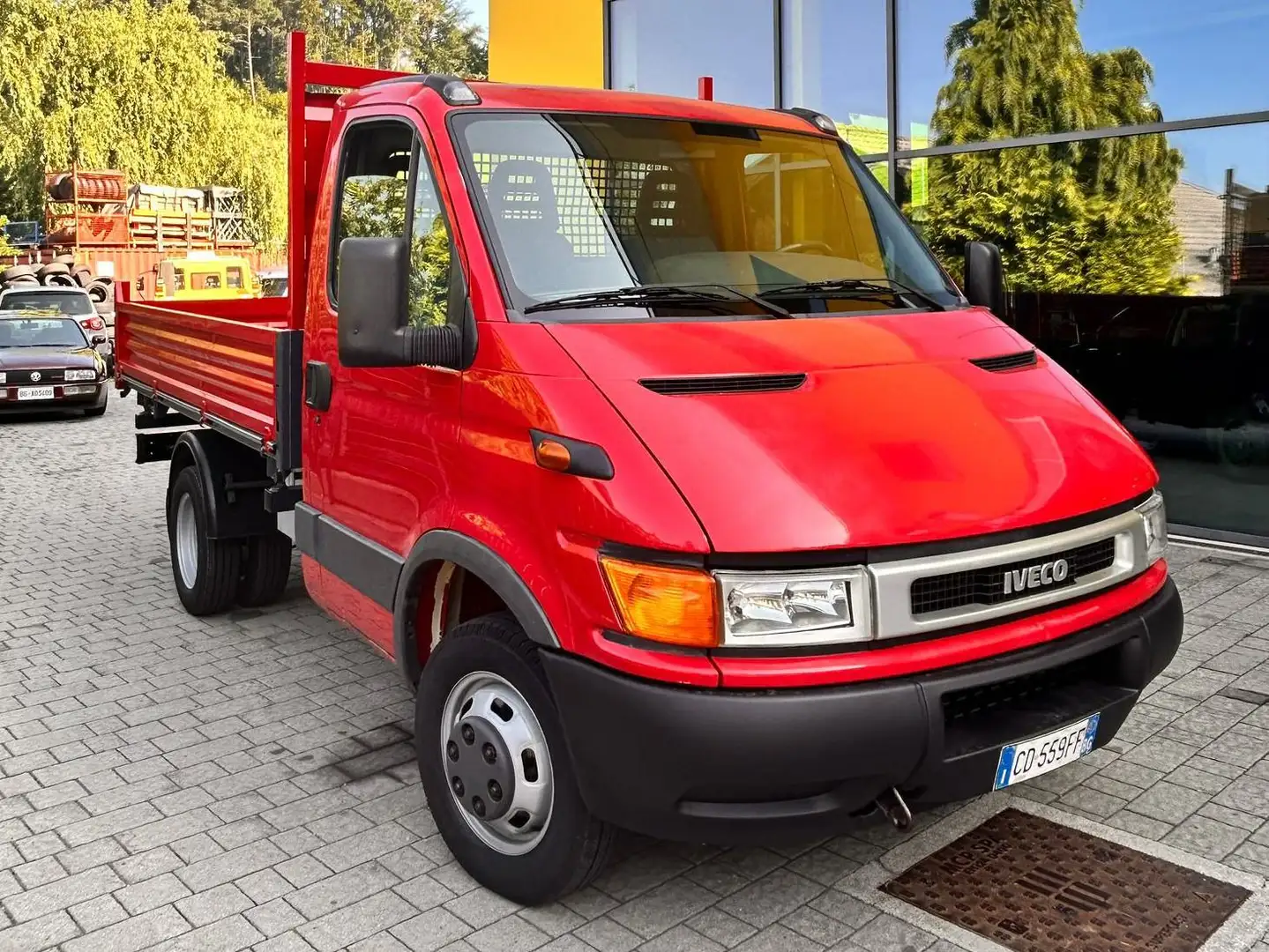 Iveco Daily 35C9 Красный - 1