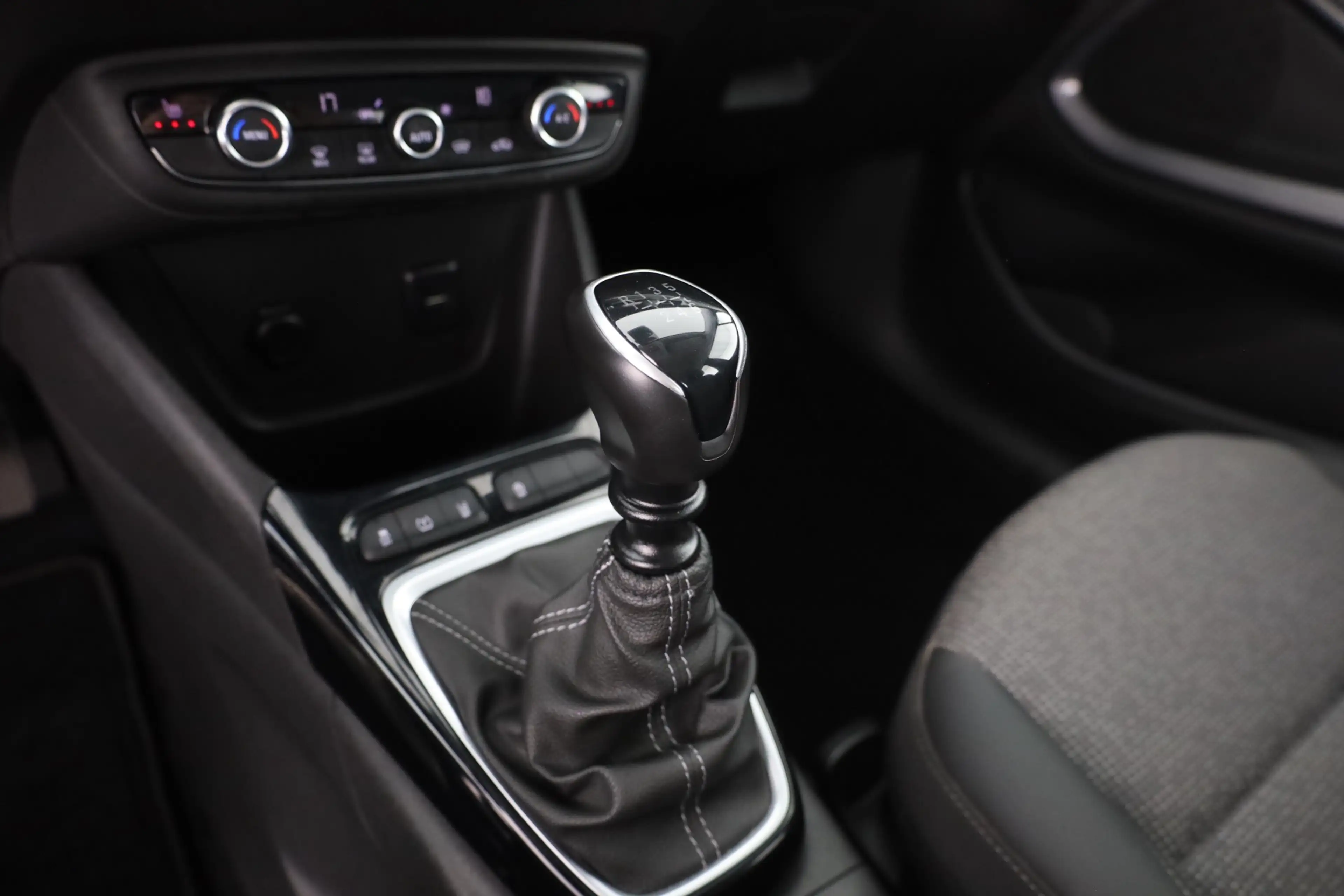 Opel Crossland 1.2 Turbo Elegance LED Sitzheizung DAB — photo 13